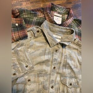 American Eagle Boyfriend Fit Shirts Womens Large Green Ahh-Mazingly Flannel Camo